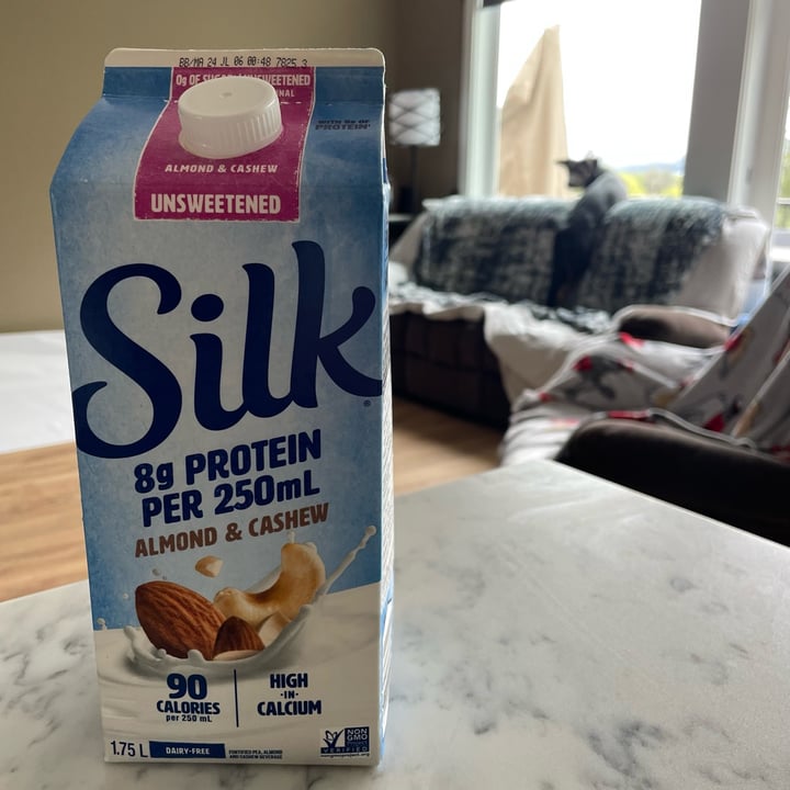 photo of Silk Almond and Cashew Silk Almond and Cashew shared by @veganvanwoman on  27 Apr 2024 - review