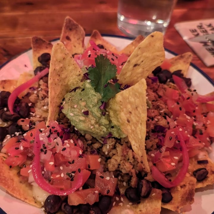 photo of Mad Mad Vegan Nachos Don Jalisco shared by @srtaveggie on  05 Dec 2023 - review