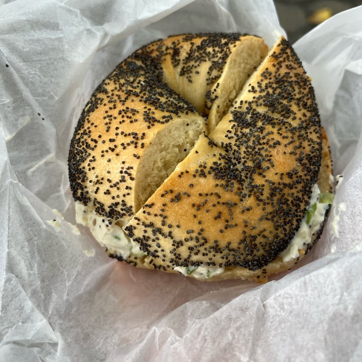 photo of Absolute Bagels Scallion and garlic tofutti poppy seed bagel shared by @keenal on  26 Aug 2023 - review