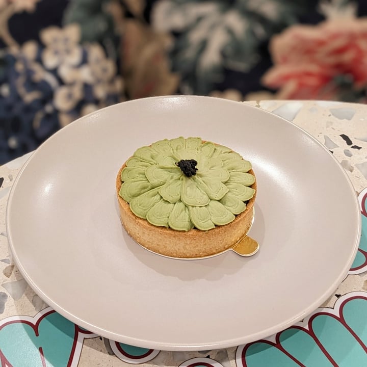 photo of Radeau Matcha Sesame Tart shared by @xinru-t on  06 May 2024 - review