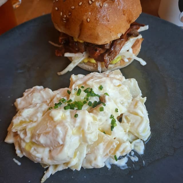 Photo of the dish “Pulled mushrooms burger”