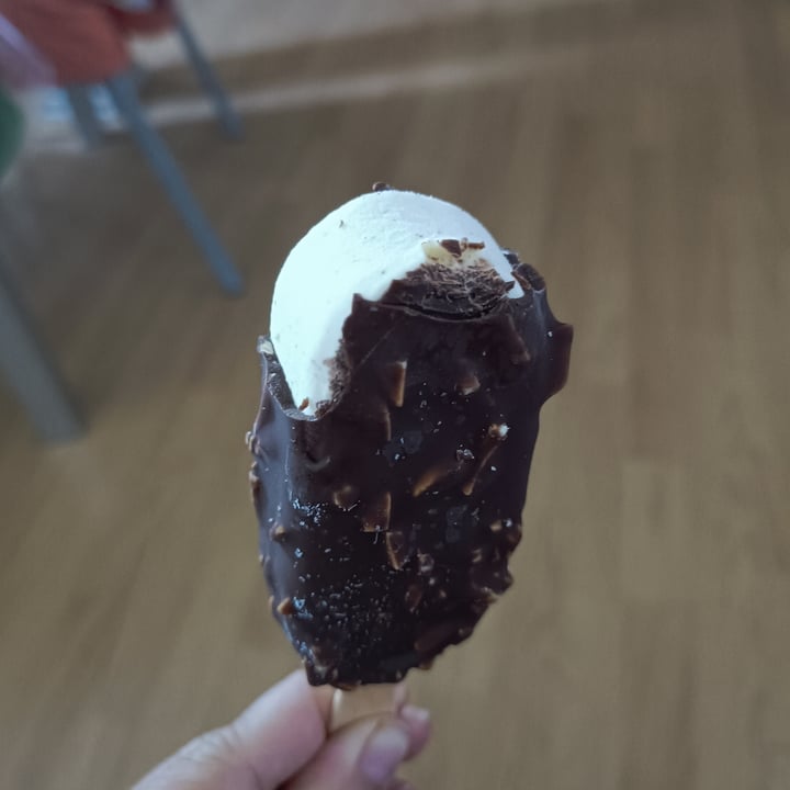 photo of Vemondo gelato almond shared by @biancafurii on  06 Aug 2024 - review