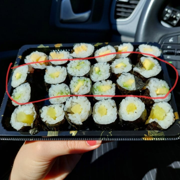 photo of Mr. Sushi Steenwijk Avocado maki shared by @frendssnotfood on  22 Apr 2024 - review