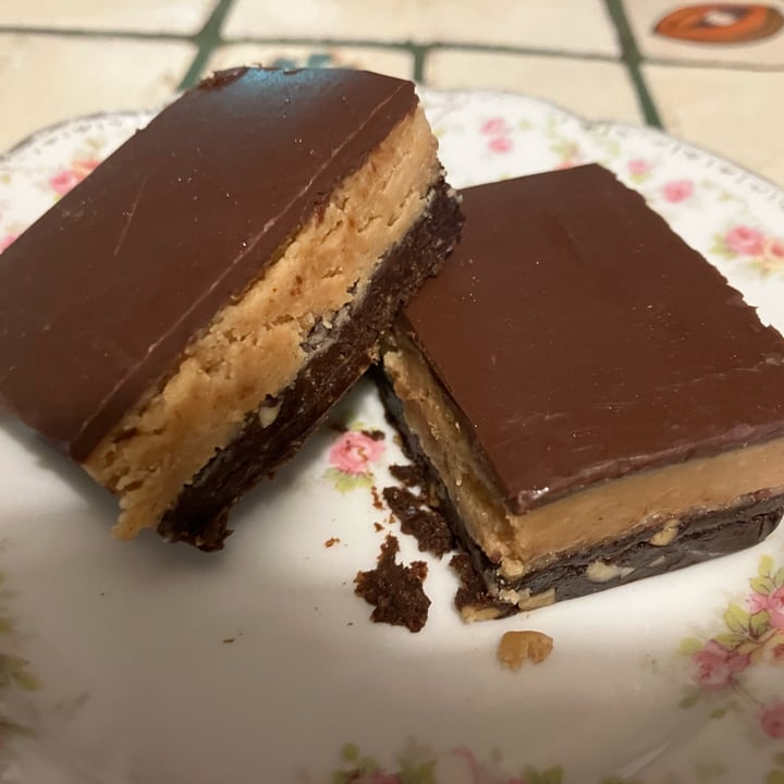 photo of Sweets from the Earth Peanut Butter Nanaimo Bar shared by @sunflowermichelle on  27 May 2024 - review