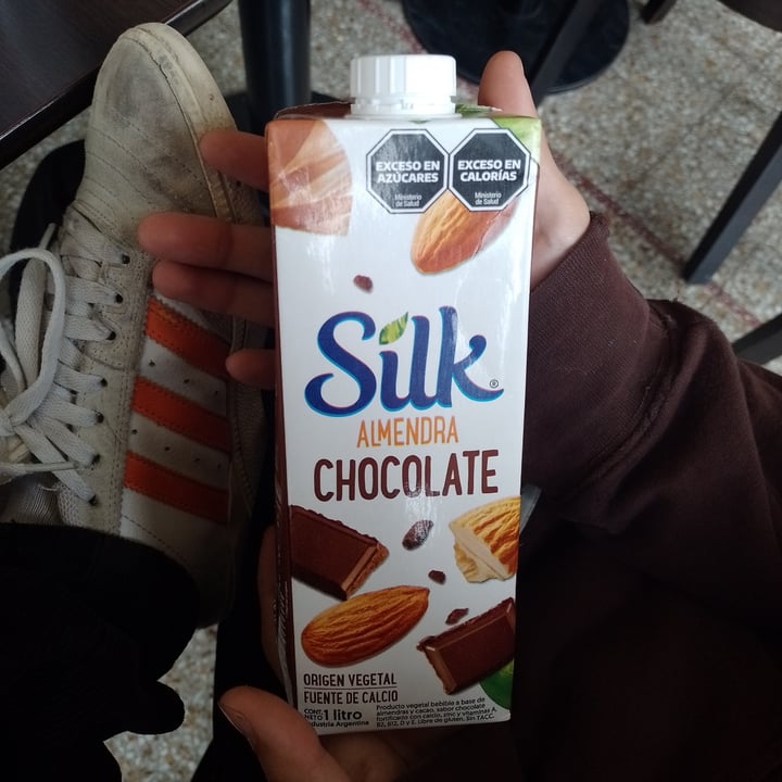 photo of Silk Alimento líquido sabor almendra chocolate shared by @g77on on  14 Sep 2023 - review