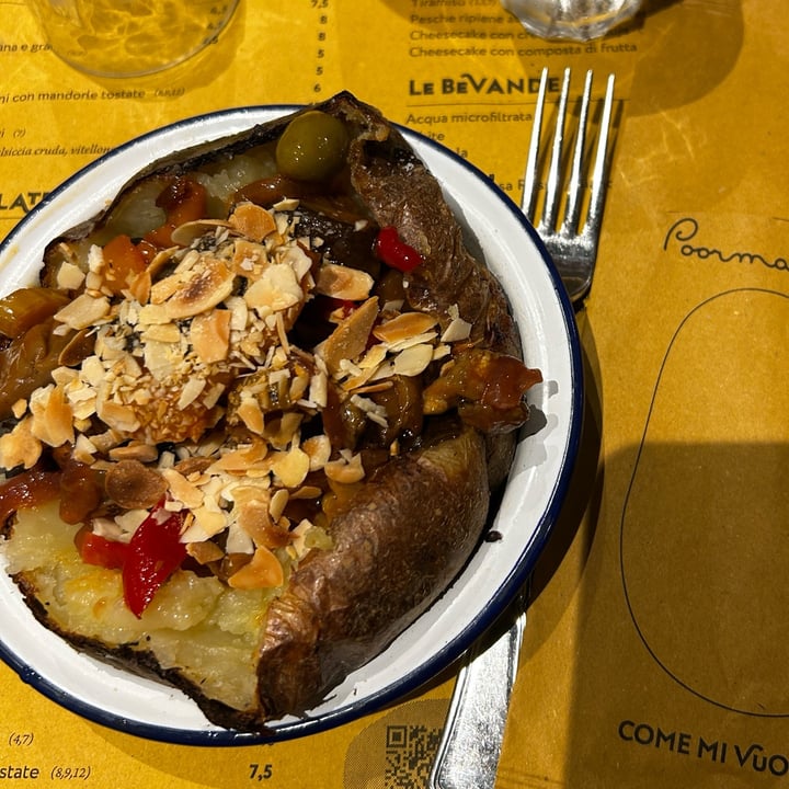 photo of Poormanger 2 Patata con caponata di melanzane e peperoni, mandorle croccanti shared by @sus11 on  17 Sep 2025 - review