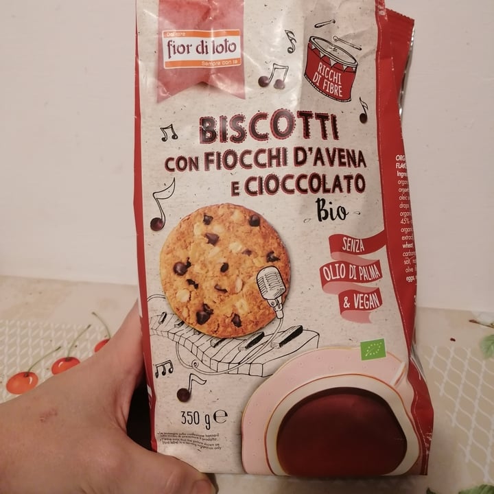 photo of Fior di Loto Biscotti Con Fiocchi D’avena E Cioccolato shared by @ritadjali on  20 Jan 2025 - review