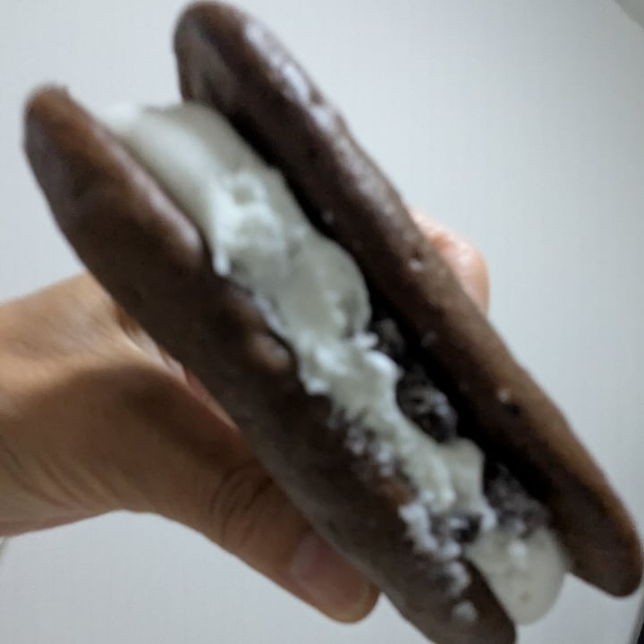 photo of family mart Plant-based cream cake　Cookies and Cream shared by @izumi on  12 Jul 2025 - review