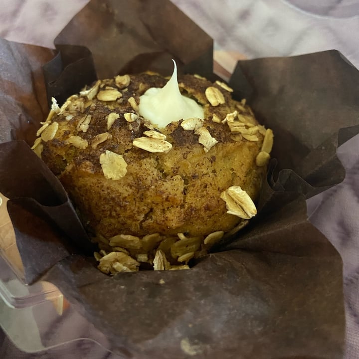 photo of Sugar Babe Bakery Pumpkin Cream Cheese Muffin shared by @plantpowerpal on  16 Nov 2023 - review