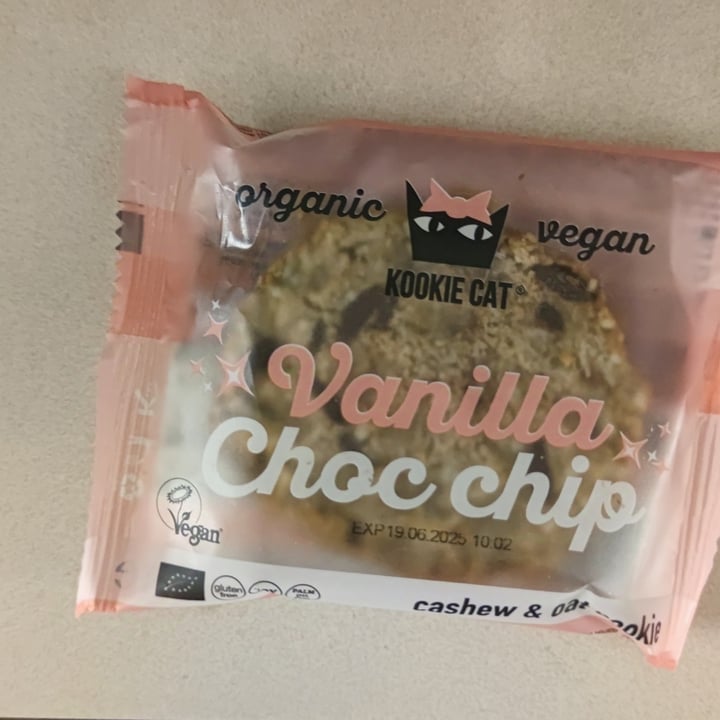photo of Kookie cat Vanilla Choc Chip Cookie shared by @kinggorilla on  17 Oct 2024 - review
