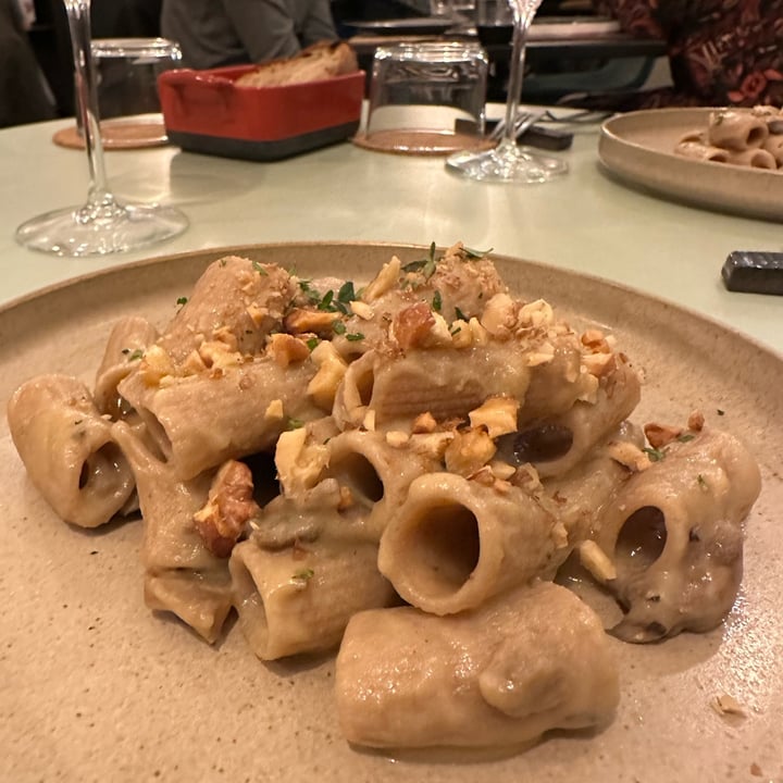 photo of Indigeno Roma Rigatoni in crema di cavolfiore, funghi, limone fermentato, Noci e Olio al tartufo shared by @valatsuki on  22 Oct 2023 - review