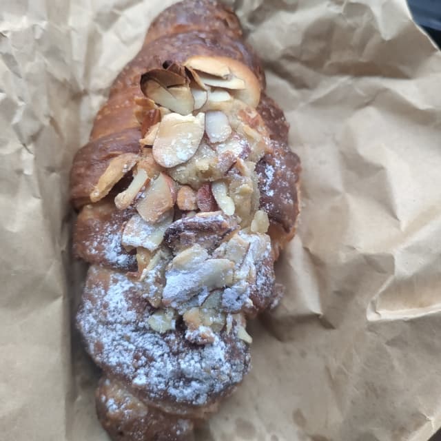 Photo of the dish “Vegan almond croissant”