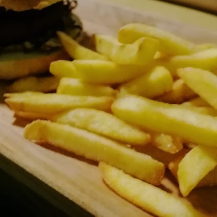 photo of Inferno Pub Hamburger 🍔 veg shared by @asiagaleotti on  23 Feb 2024 - review