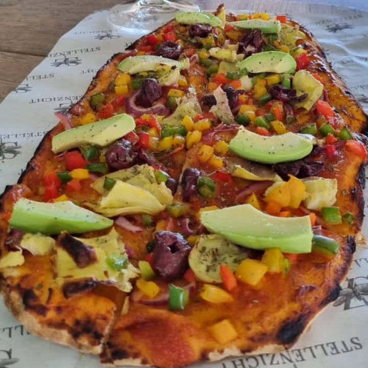 photo of Stellenzicht Wines Vegetarian Pizza (without Cheese) shared by @phillipamitchell on  17 Sep 2023 - review