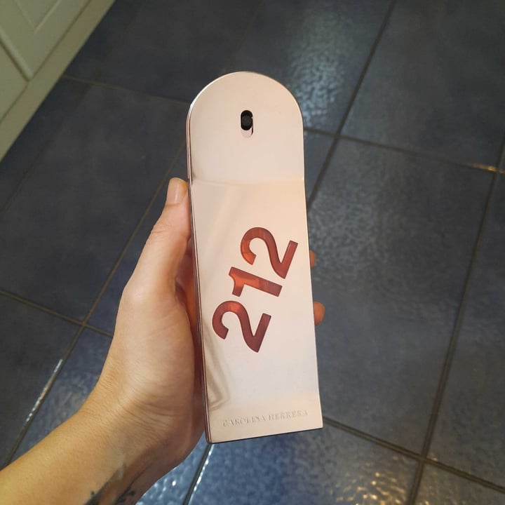 photo of Carolina Herrera 212 Héroes Forever Young shared by @frafrancy on  11 Sep 2024 - review