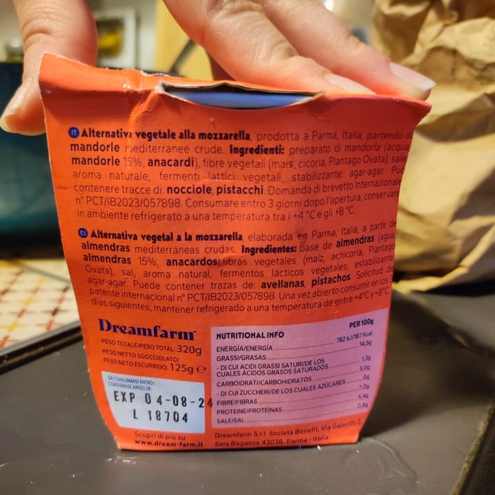 photo of Dream Farm Alternativa vegetale alla mozzarella shared by @sveva88 on  04 Nov 2024 - review