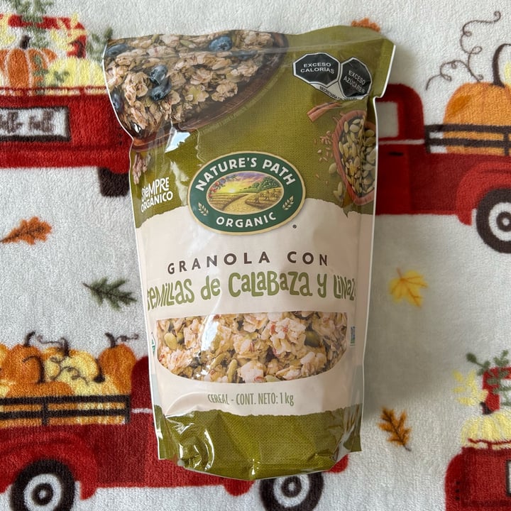photo of Nature’s Path Organic Pumpkin Seed & Flax Granola shared by @zullybee on  25 Sep 2023 - review
