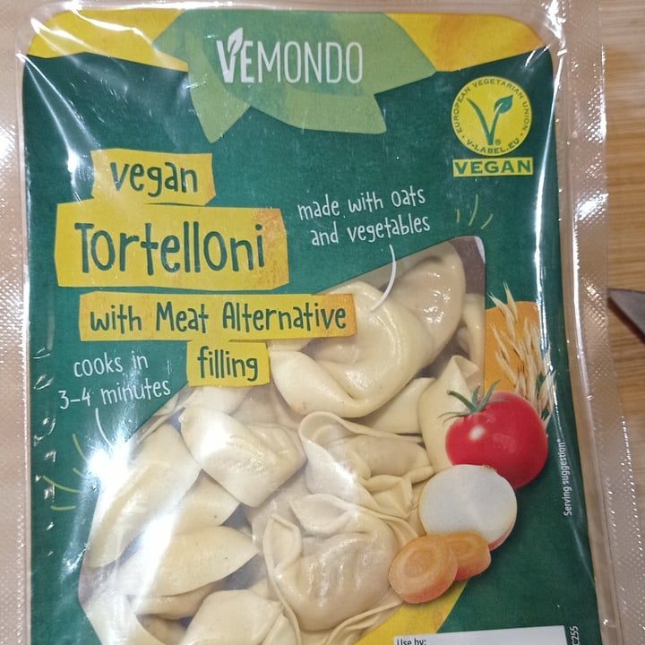 photo of Vemondo vegan tortelloni with meat alternative filling shared by @nuriawashungry on  11 Feb 2024 - review