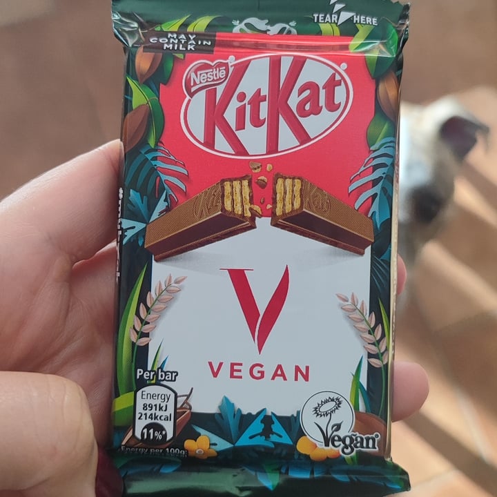 photo of Nestlé Kitkat Vegan shared by @veganningbetter on  27 Sep 2023 - review