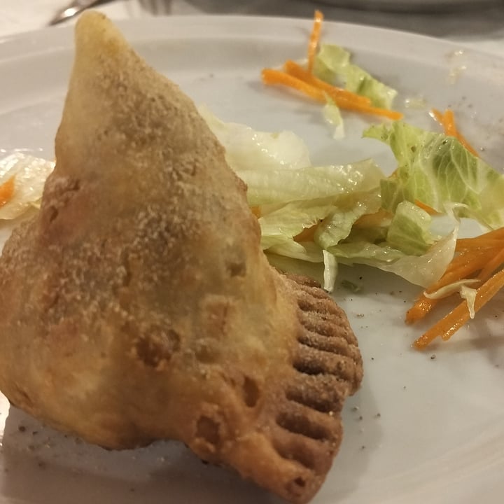 photo of Everest Spice vegetable samosa shared by @albaricoque9 on  09 Sep 2025 - review