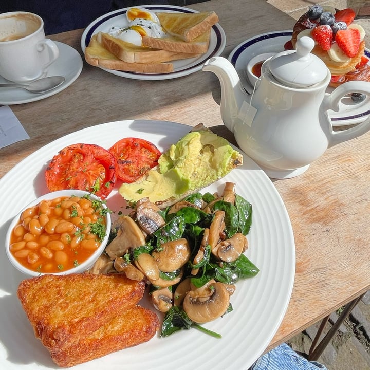 photo of Lion and Lamb Cafe & Restaurant Vegan full english shared by @lilimei2000 on  03 Apr 2024 - review