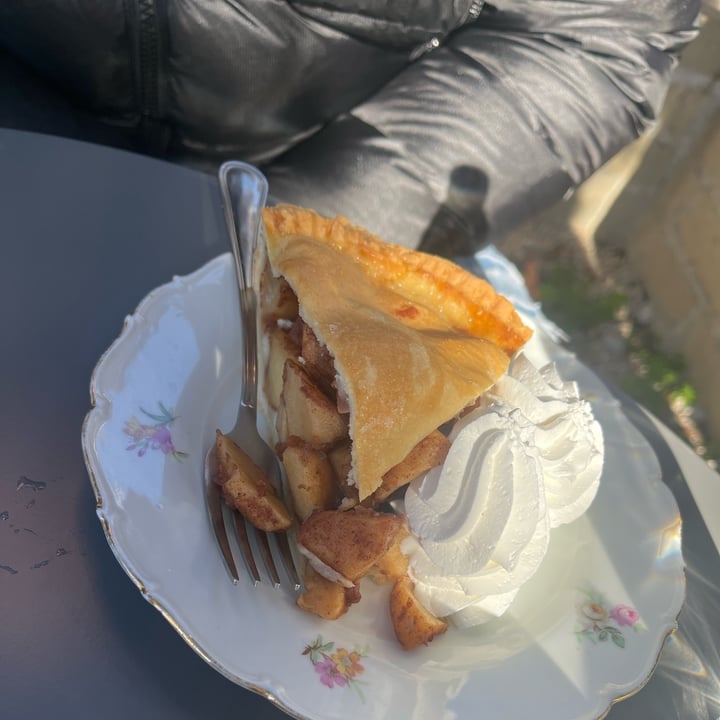 photo of Snug The Comfort Café apple pie shared by @marinacarta on  09 Mar 2024 - review