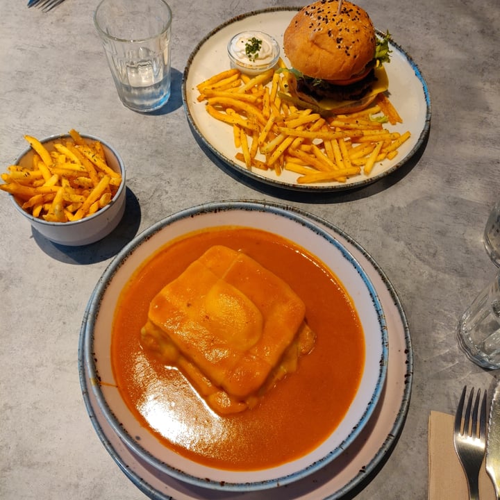 photo of Kind Kitchen Francesinha shared by @federicazanasi on  19 Nov 2023 - review