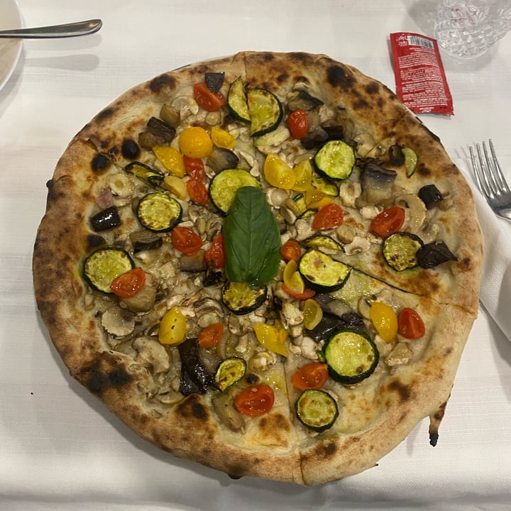 photo of Ristorante Pizzeria Mare 226 Pizza Alle Verdure shared by @arjolla on  15 Apr 2025 - review