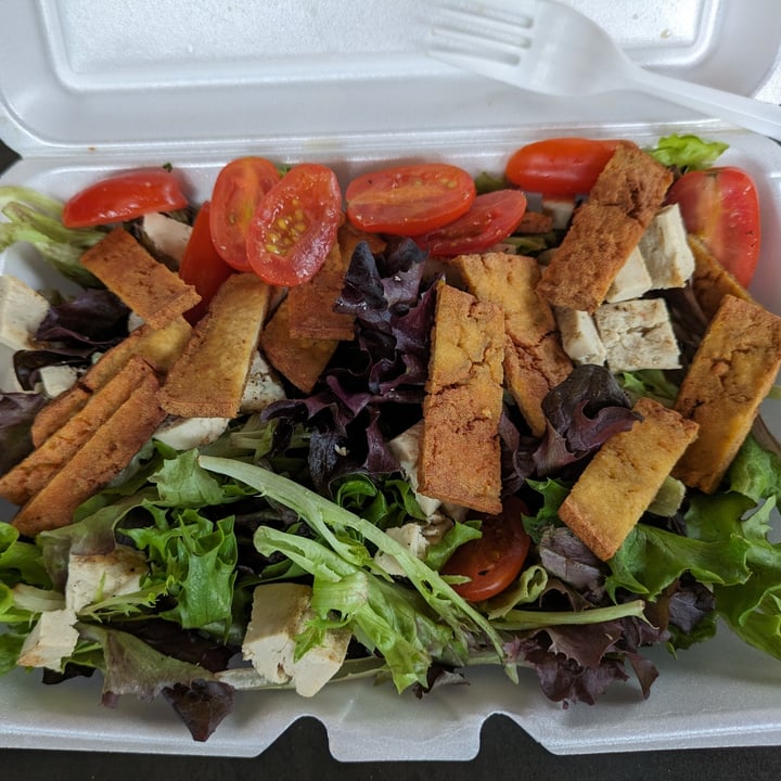 photo of Melt Bar and Grilled Vegan Crispy Chicken Salad shared by @edav334 on  05 May 2024 - review