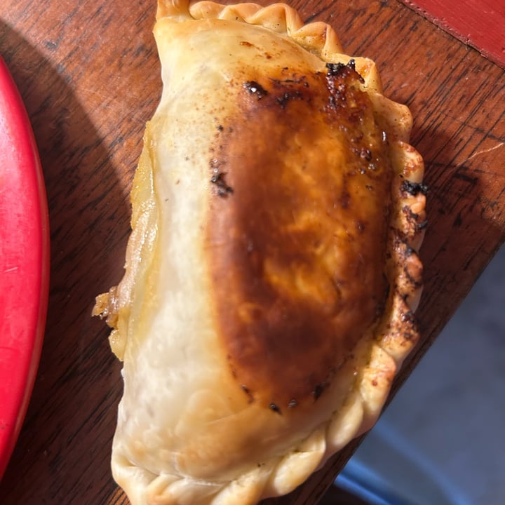 photo of Papá vegano empanadas shared by @veganmili on  22 Jun 2025 - review