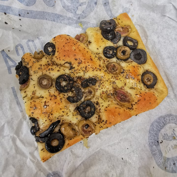 photo of Revello Focaccia mediterranea shared by @posataverde on  13 Aug 2025 - review