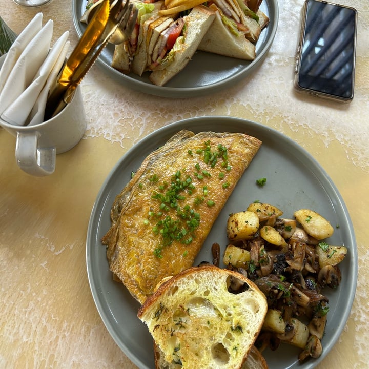 photo of I Am Vegan Babe Cafe greek omelette shared by @alyrauff on  06 Oct 2025 - review