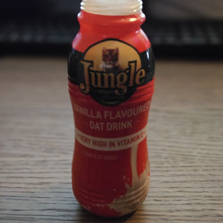 photo of Jungle Oats Vanilla Flavoured Oat Drink shared by @cdg2399 on  12 May 2024 - review