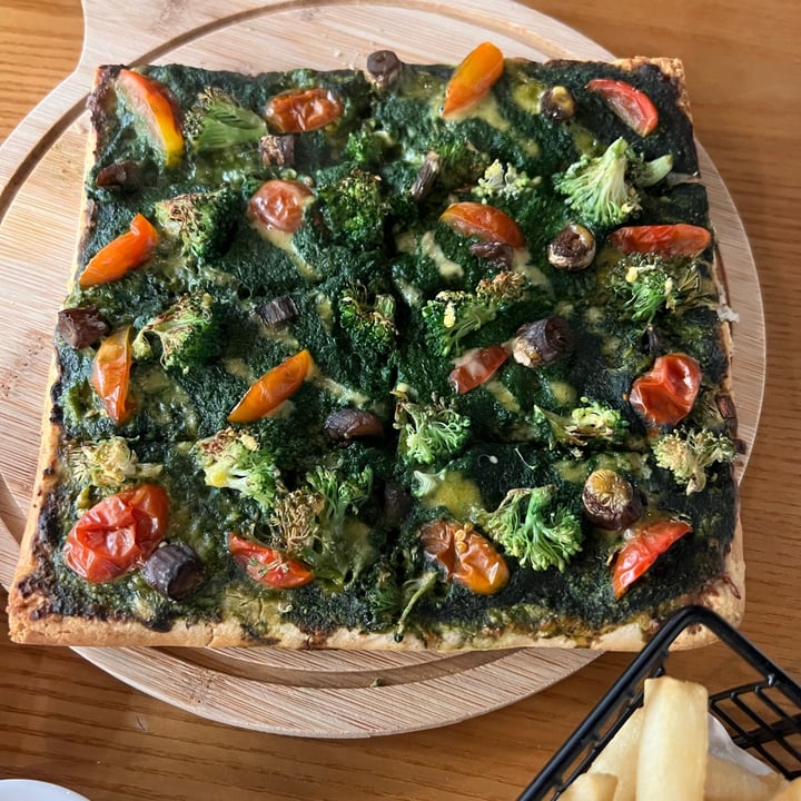 photo of nomVnom Bistro Popeye's Delight Pizza shared by @ginger-t on  08 Dec 2023 - review