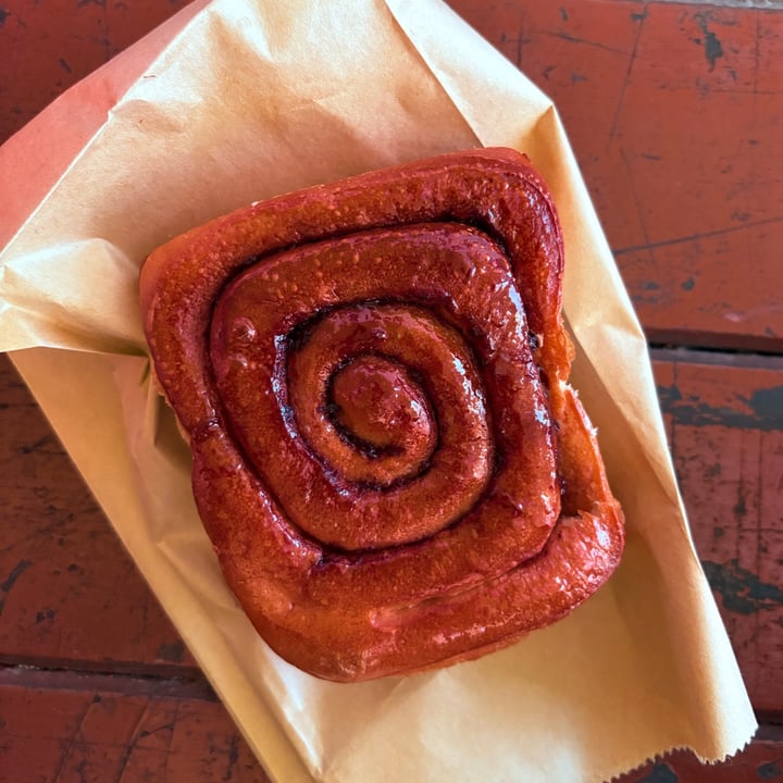 photo of Rya Bakehouse Cinnamon Roll shared by @vegandiaries on  07 Aug 2025 - review