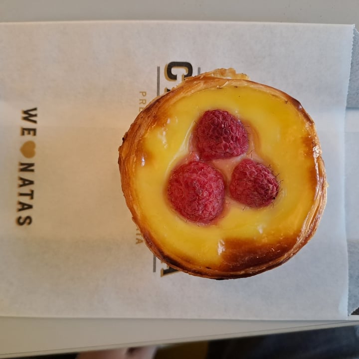 photo of Cafe de Nata Raspberry Veganata shared by @kristhesfiguz on  16 Nov 2023 - review