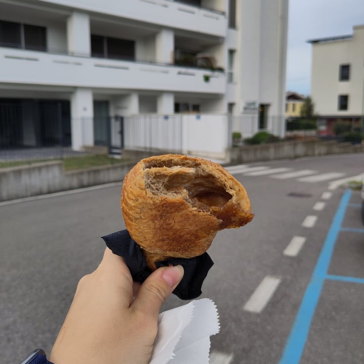photo of Caffè Beccaria Croissant Fichi E Mandorle shared by @bettazara on  19 Aug 2024 - review