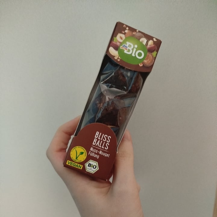 photo of dmBio Bliss Balls Nuss-Nougat Füllung shared by @scatolettadiceci on  31 Jan 2025 - review