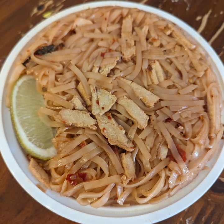 photo of Ye’s Asian Vegan Kitchen Pad Thai noodles shared by @kristig on  01 Apr 2024 - review