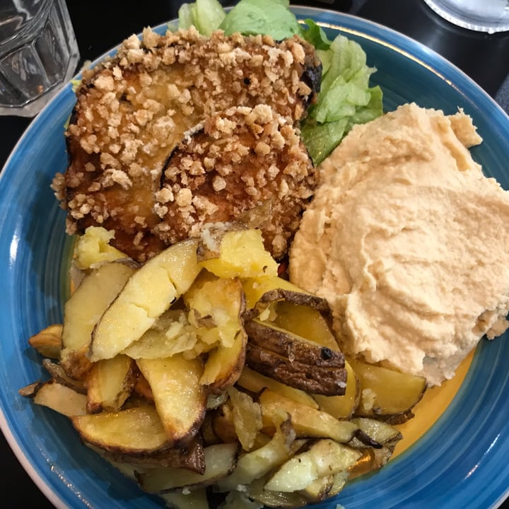 photo of O Grin cotoletta di melanzane/ hummus / patate al forno shared by @frazazie on  14 Oct 2023 - review