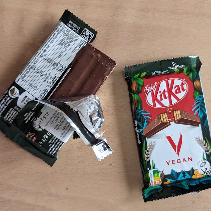 photo of Nestlé Kitkat Vegan shared by @albaalr on  31 Mar 2024 - review