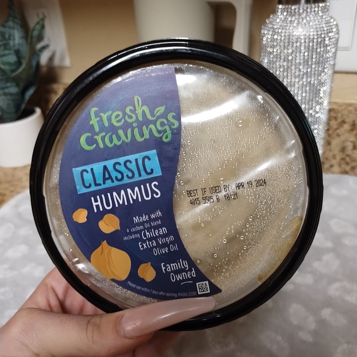photo of Fresh Cravings classic hummus shared by @alyssaa on  03 Apr 2024 - review