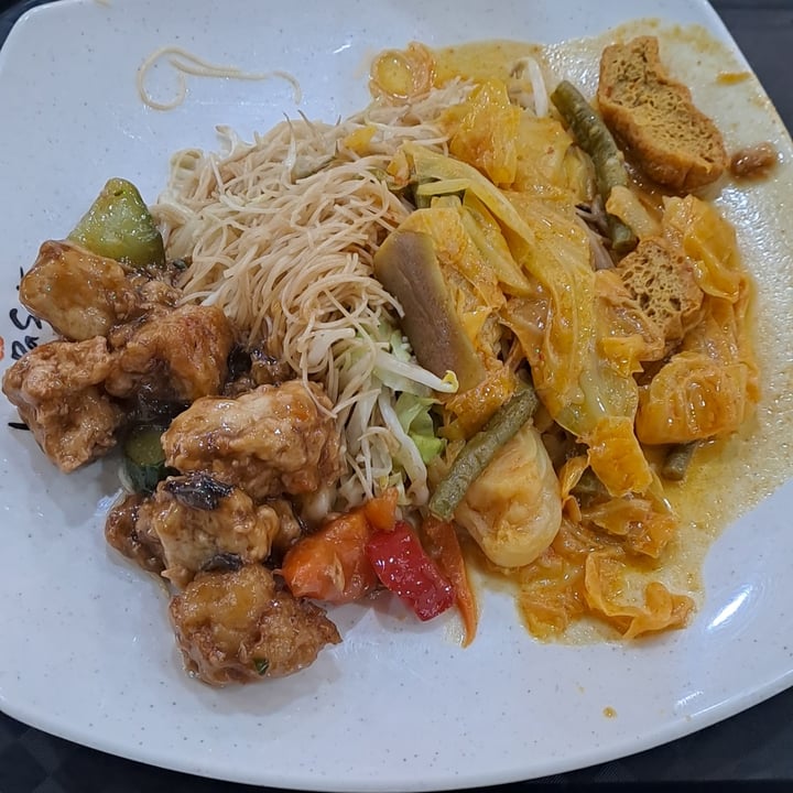 photo of Uniquely Vegetarian bee hoon shared by @plantaepy on  05 Dec 2023 - review