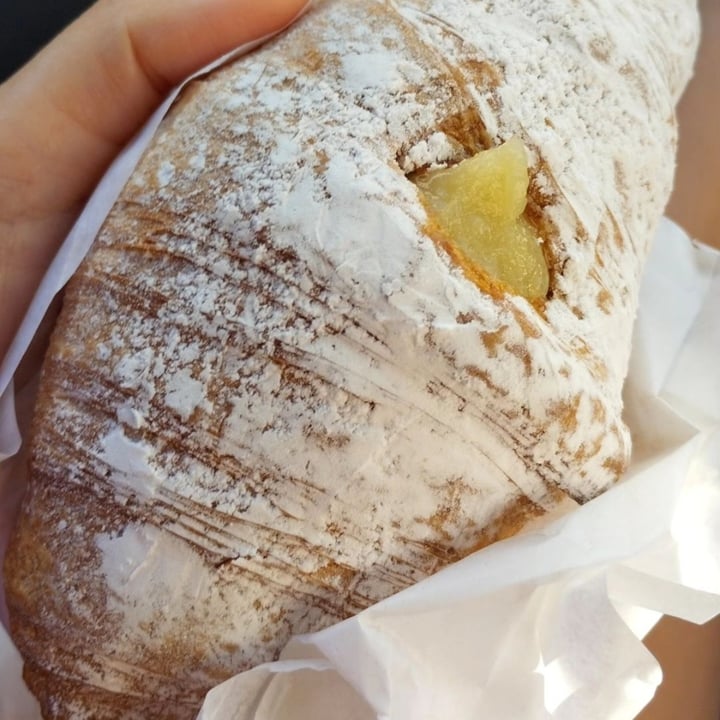 photo of Bar Dolcezza di Cuscunà Temistocle Cornetto alla crema shared by @federicajackdanieles on  23 Jan 2024 - review