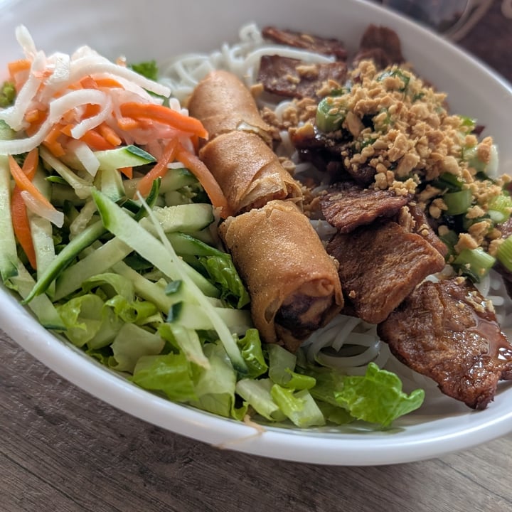 photo of Mi Pho Song Vu Spring Roll Vermicelli (Bún Chả Giò CHAY) shared by @rcrw88 on  11 Jun 2025 - review