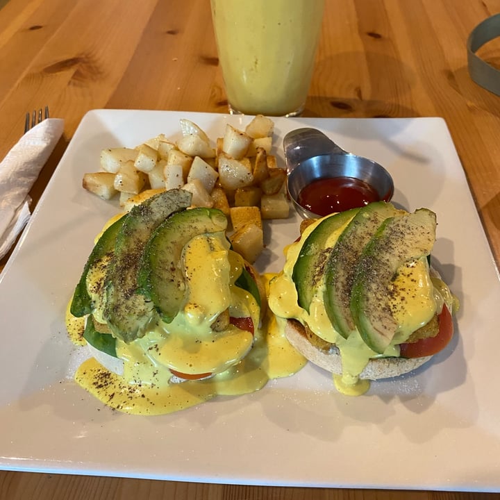 photo of saVeg Cafe Eggs Benedict- vegan shared by @corenawalby on  17 Jul 2025 - review