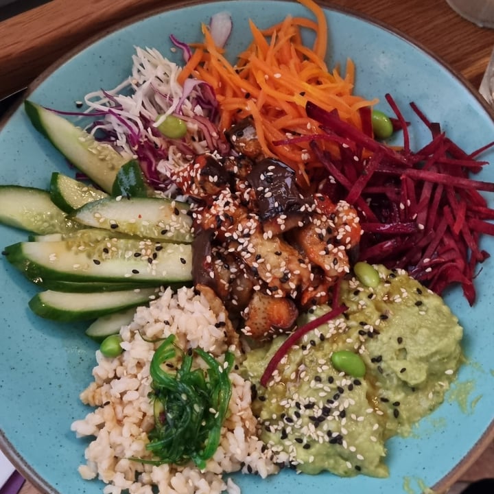 photo of Longueville Hotel Poke Bowl shared by @snooby on  03 Feb 2024 - review