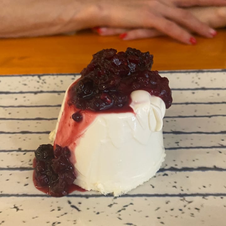 photo of Pizzi & Dixie Pannacota shared by @quinn06 on  04 Jul 2025 - review