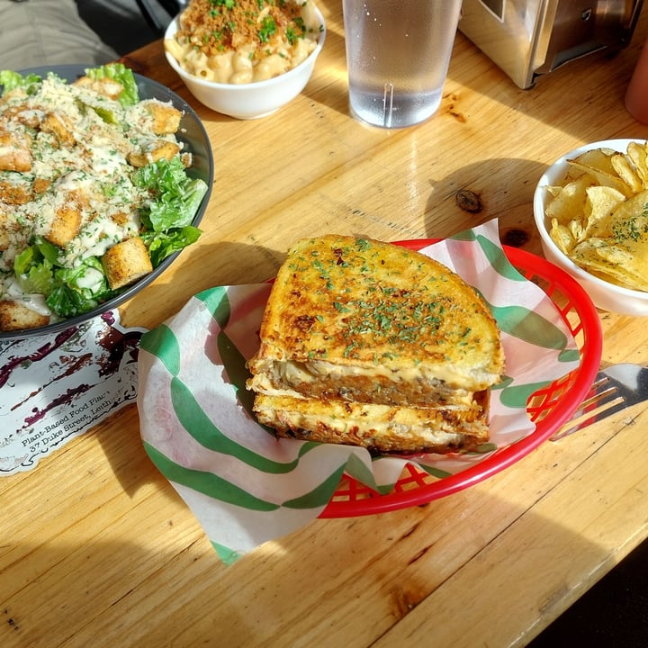 photo of FacePlant Foods Haggis Melt shared by @cloudyaquilegia on  28 Sep 2025 - review