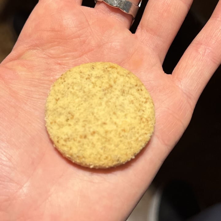 photo of La Francia Rústicas Galletitas Integrales De Manzana Con Granola shared by @aguimoreno on  09 Sep 2024 - review